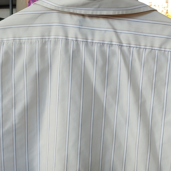 Van Heusen Lustrous Life Short Sleeve Button up Shirt w/ Vertical Stripes Vintag - Picture 9 of 10